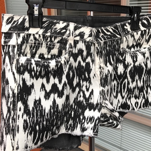 Bleu Lab reversible coated black jean shorts - Picture 12 of 16